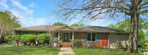 1412 Dudley Dr, Murray, KY 42071
