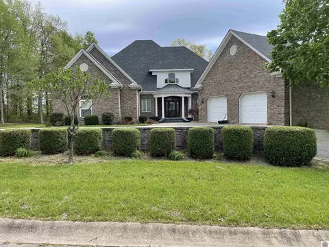 305 Sequoyah Trl, Cadiz, KY 42211