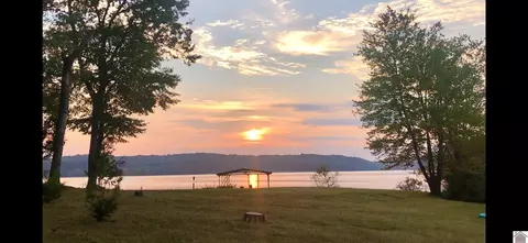 056 Bayshore Dr, Cadiz, KY 42211