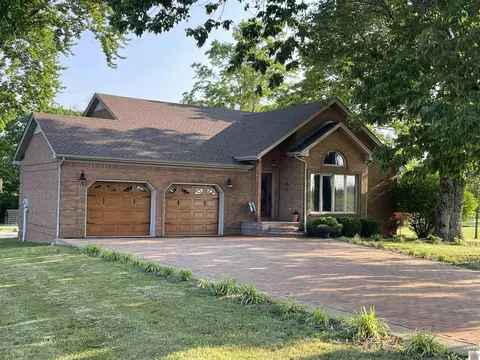 107 Ezell Rd, Murray, KY 42071