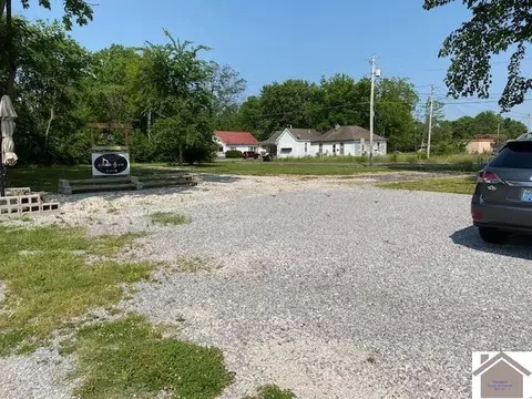 2518 Bridge St, Paducah, KY 42003