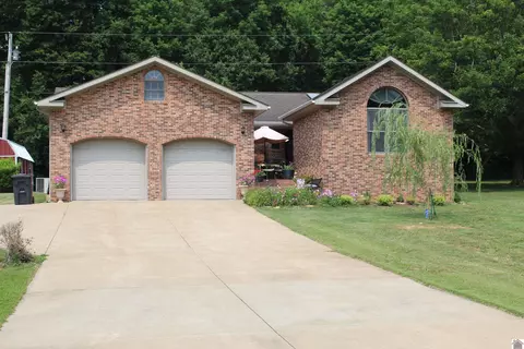 111 Cedar Creek Rd, Princeton, KY 42445