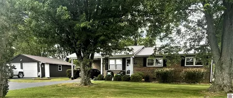 735 Chapel Hill Rd, Marion, KY 42064