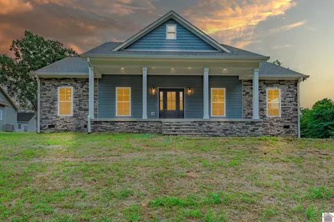 328 Fairway Trce, Cadiz, KY 42211