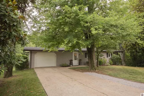 257 Pepper Ln, Paducah, KY 42001
