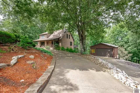 657 Al Henn Rd, Cadiz, KY 42211