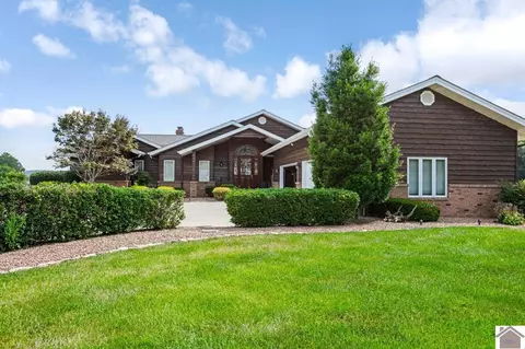 4556 Blue Springs Rd, Cadiz, KY 42211