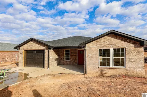 669 Elmdale Rd, Paducah, KY 42003
