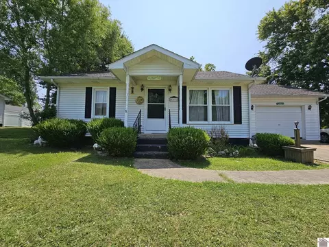 561 Chestnut St, Calvert City, KY 42029 photo 1