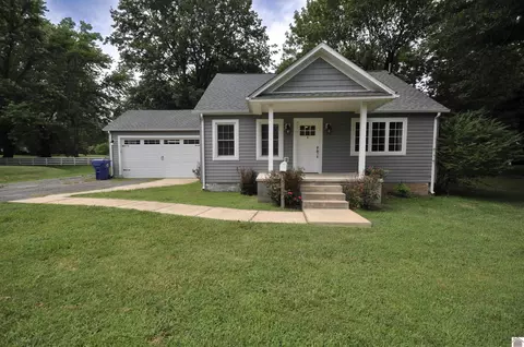1229 Ridgeway St, Mayfield, KY 42066