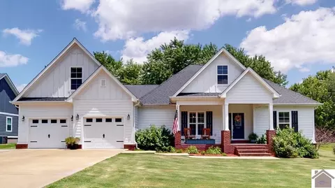 1313 Larkspur Dr, Murray, KY 42071