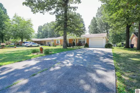 2544 Laclede Ave, Paducah, KY 42001