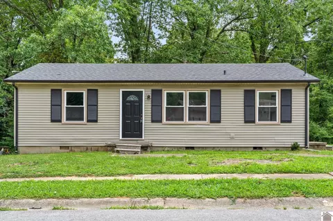 660 Evergreen Park Dr, Hopkinsville, KY 42240