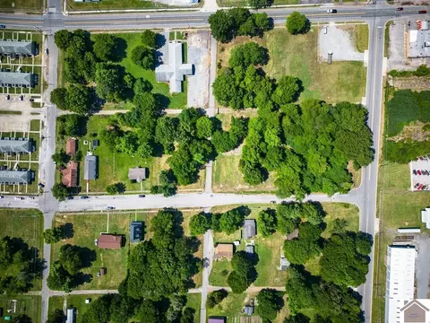 900 N 921 923 N 7th St, Paducah, KY 42001