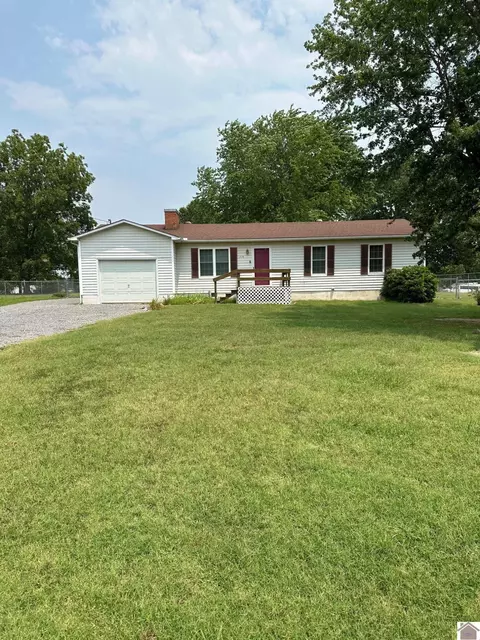 226 Tom Dr, Mayfield, KY 42066
