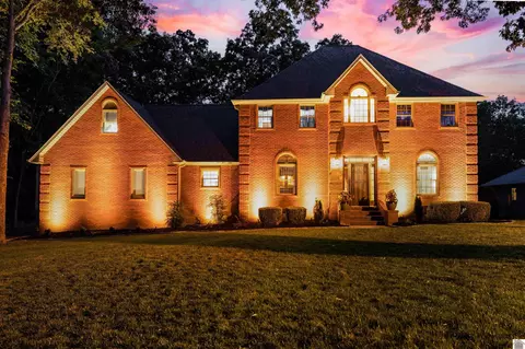 1308 Fleetwood Dr, Murray, KY 42071