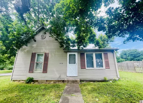 319 W Gum St, Marion, KY 42064