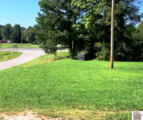 5265 Mayfield Metropolis Rd, West Paducah, KY 42086