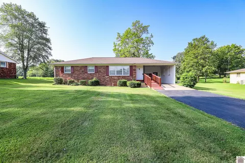 814 E 14th St, Benton, KY 42025