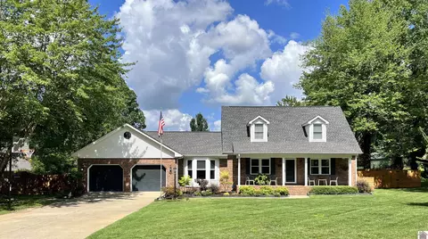 565 Fairview Dr, Paducah, KY 42001