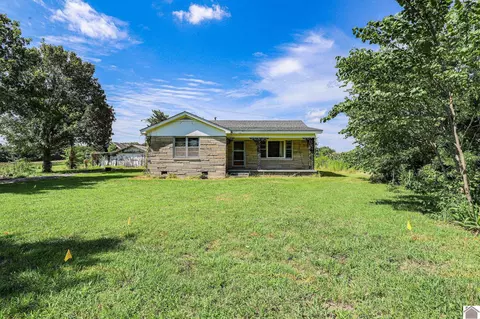 1918 Symsonia Hwy, Benton, KY 42025