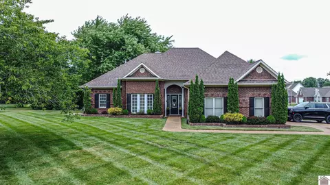 6403 Stinespring Dr, Paducah, KY 42001