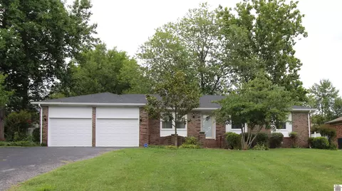 215 Andromeda Dr, Paducah, KY 42001