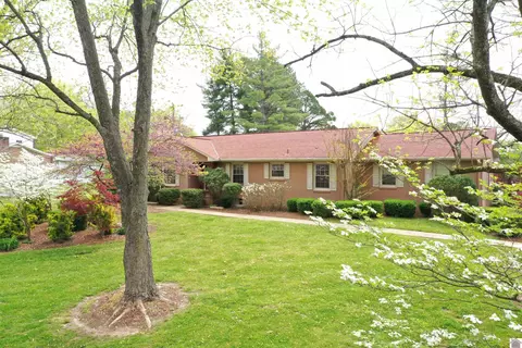 3042 Cox Mill Rd, Hopkinsville, KY 42240
