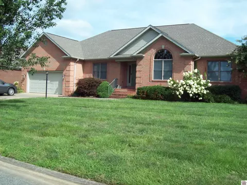 255 Peppers Mill Dr, Paducah, KY 42003