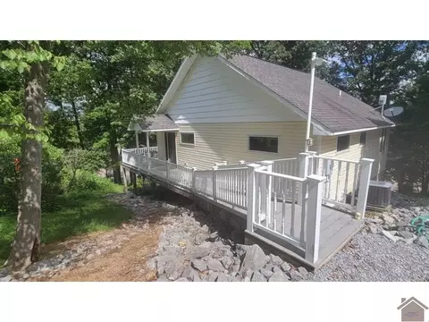 77 Beech Point Dr, Cadiz, KY 42211