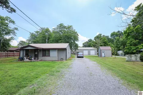 202 Hoover, Paducah, KY 42003