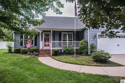 8210 Timberland Dr, West Paducah, KY 42086