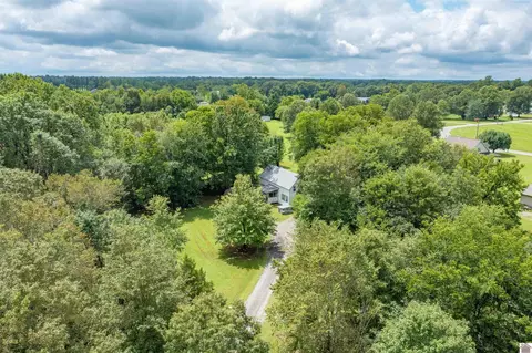 123 Point Dr, Almo, KY 42020