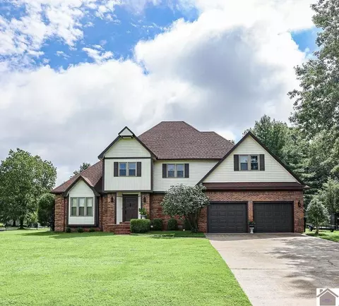 4400 Wellingborough Ln, Paducah, KY 42003
