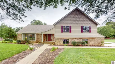 4390 Wellingborough Ln, Paducah, KY 42003