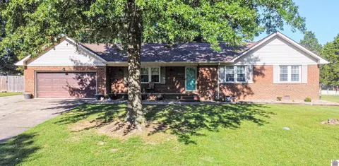 4321 Westchester Ln, Paducah, KY 42003