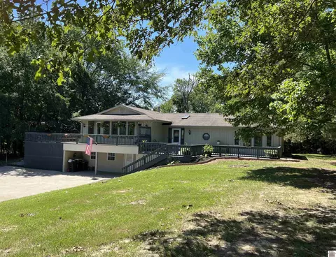 1043 Old Canton Pike, Cadiz, KY 42211