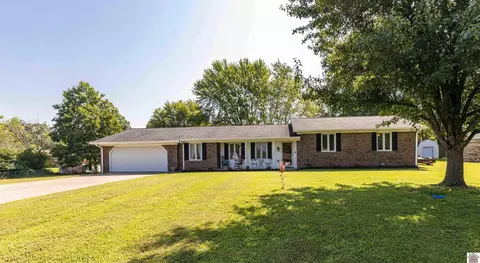 320 Hathaway Trl, Paducah, KY 42003