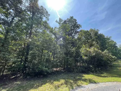 Trails End Lane, Murray, KY 42071