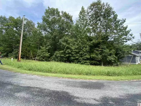 000 Sugar Creek Ln, Murray, KY 42071