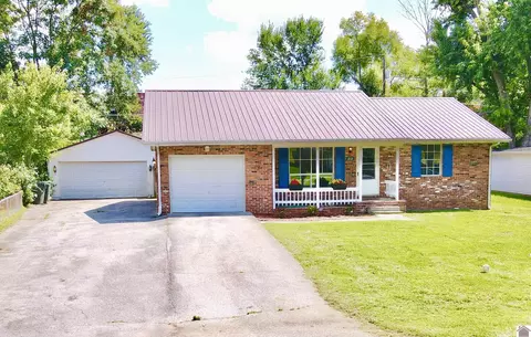 213 Barnett Blvd, Madisonville, KY 42431