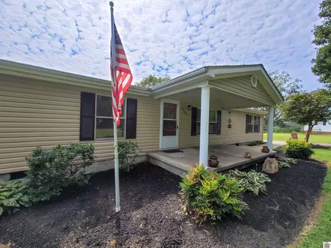 7062 Old Glasgow Rd, Scottsville, KY 42164