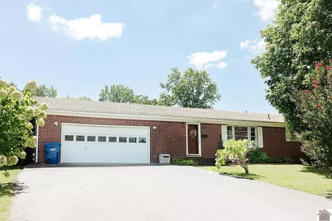 216 E 20th St, Benton, KY 42025