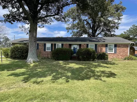 8446 State Route 121, Farmington, KY 42040