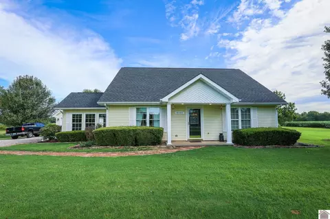 8035 Palestine School Rd, West Paducah, KY 42086