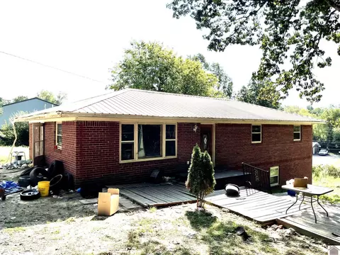 808 Bundrant St, Clifton, TN 38425