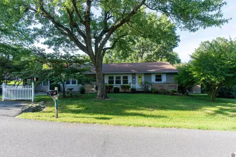 763 Crabapple Dr, Calvert City, KY 42029