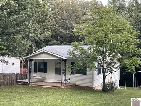 69 Tanglewood Dr, Cadiz, KY 42211