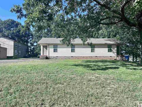 1402 Diuguid, Murray, KY 42071