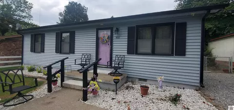 910 Starke Ave, Paducah, KY 42003